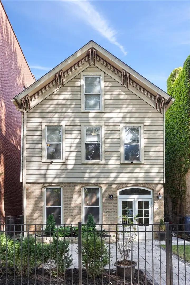 828 W Lill Avenue, Chicago, IL 60614 - #1