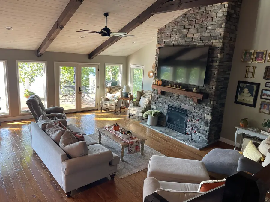 1045 Lakeshore Drive N, Goreville, IL 62939 - #2
