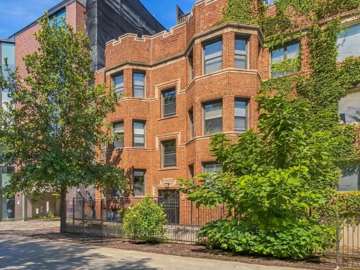 746 W Cornelia Avenue #3W, Chicago, IL 60657 - #1