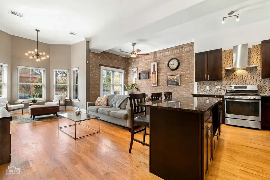 746 W Cornelia Avenue #3W, Chicago, IL 60657 - #2