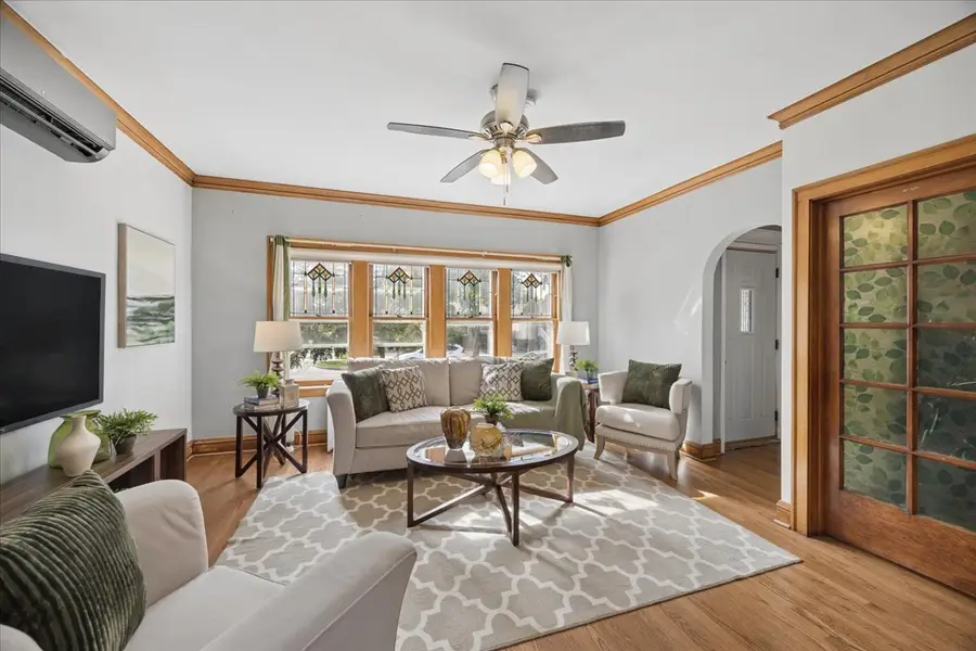 2527 Hainsworth Avenue, North Riverside, IL 60546 - #3