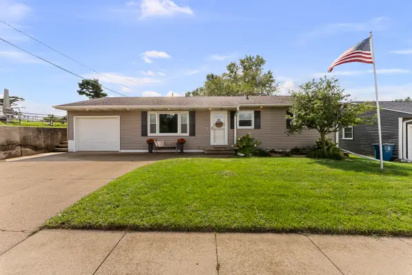 921 14th Street, De Witt, IA 52742