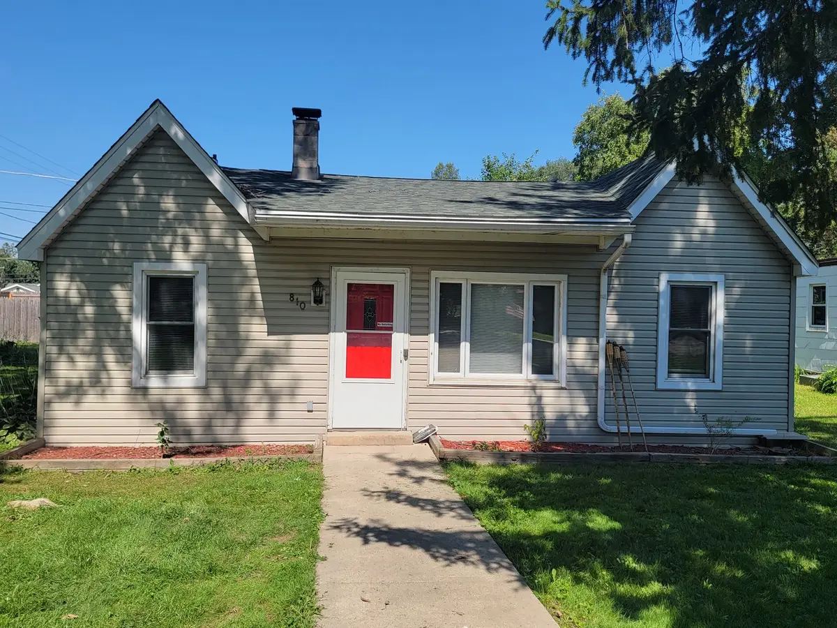 810 Southside Avenue, McHenry, IL 60051 - #1