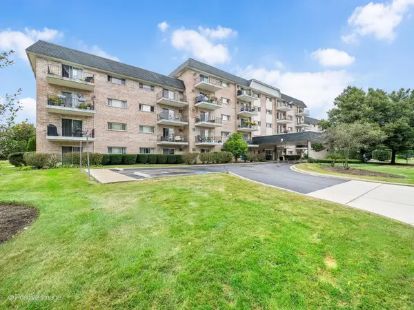 1000 S Lorraine Road #104, Wheaton, IL 60189