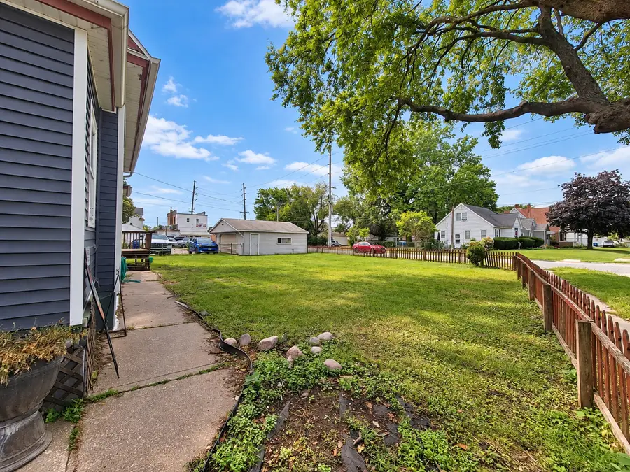 2815 Boies Avenue, Davenport, IA 52802 - #2