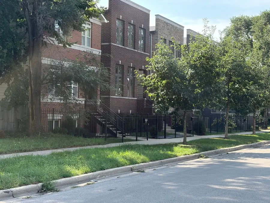 4600 S Champlain Avenue, Chicago, IL 60653 - #3