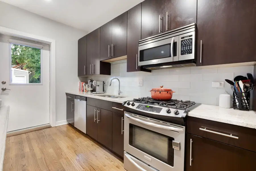 1454 W Roscoe Street #1E, Chicago, IL 60657 - #3