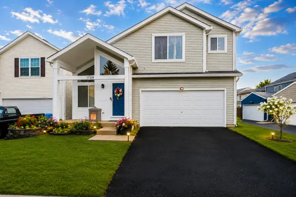 1739 Hickory Park Lane, Aurora, IL 60504
