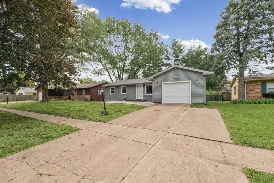 2105 Blackthorn Drive, Champaign, IL 61821 - #3
