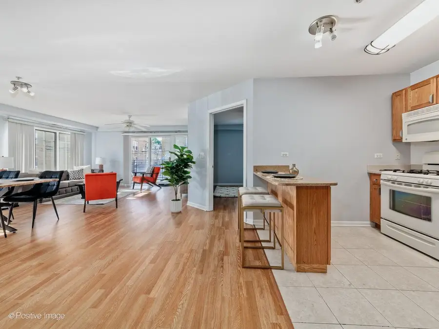 8000 Kilpatrick Avenue #2F, Skokie, IL 60076 - #3