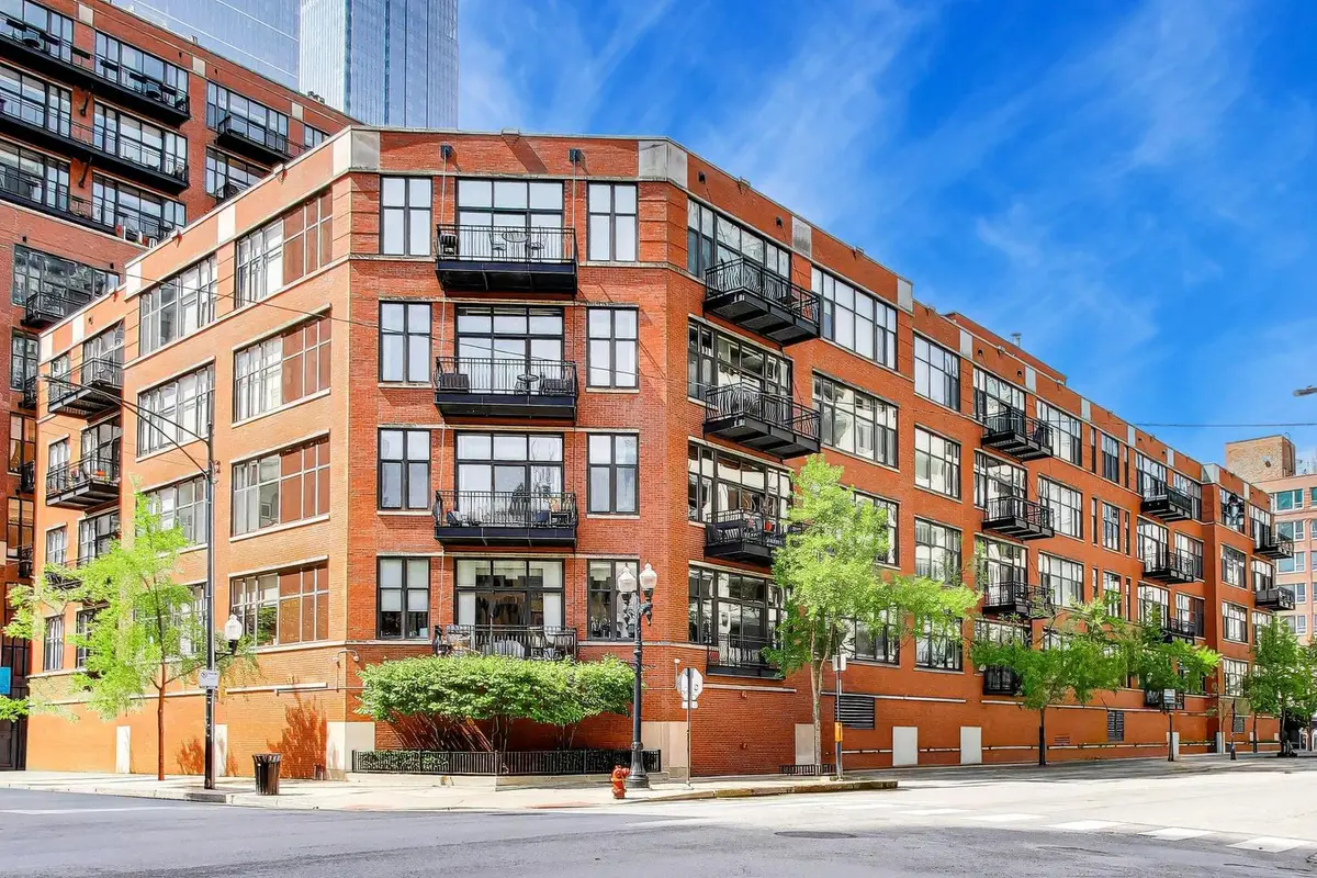 333 W Hubbard Street #209, Chicago, IL 60654 - #1