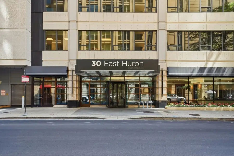 30 E Huron Street #5605, Chicago, IL 60611 - #2