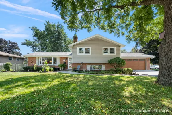 328 Spruce Drive, Naperville, IL 60540