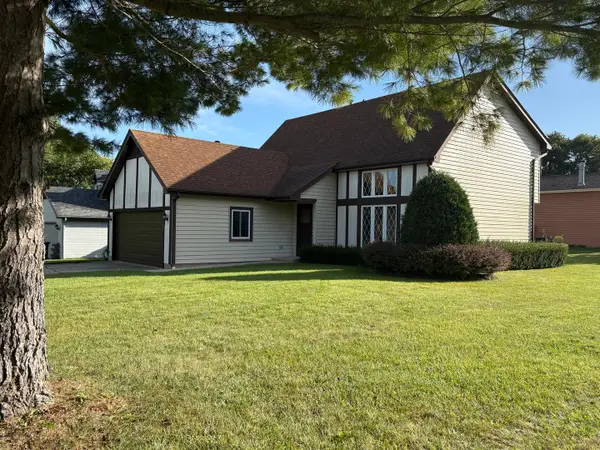 122 N Creekside Trail, McHenry, IL 60050