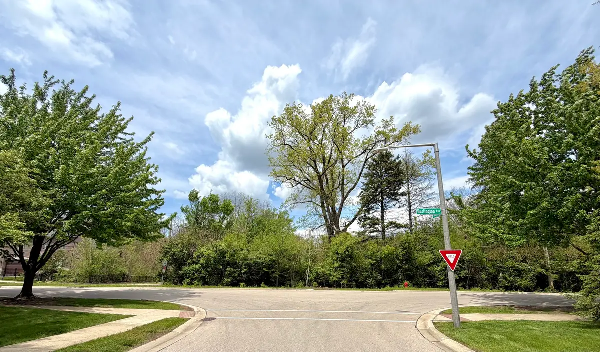 24w554 Burlington Avenue, Naperville, IL 60563 - #1