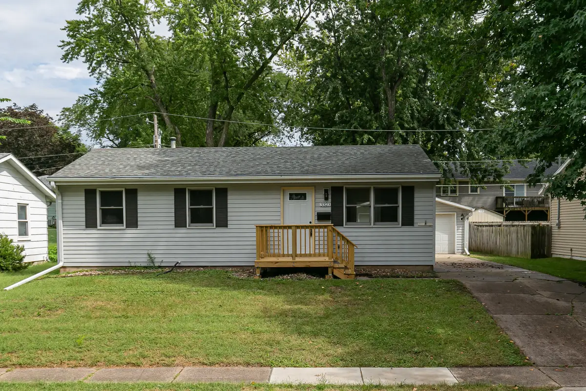 3323 Kimberly Downs Road, Davenport, IA 52807 - #1