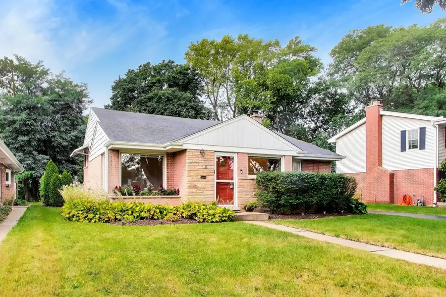 108 S Mount Prospect Road, Mount Prospect, IL 60056 - #2