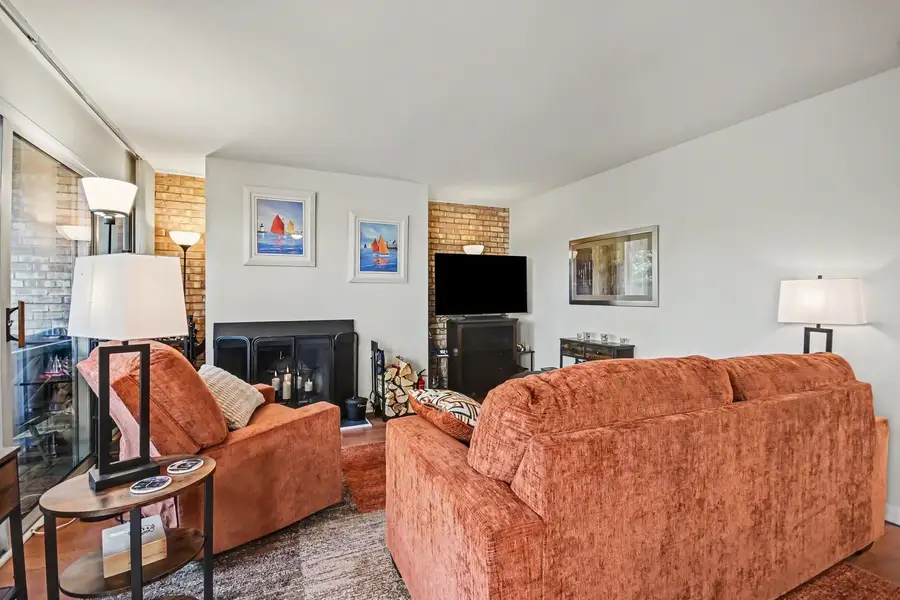 5811 Oakwood Drive #B, Lisle, IL 60532 - #3