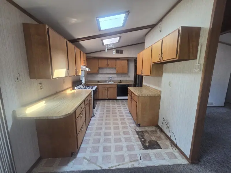 433 25th Avenue, East Moline, IL 61244 - #3