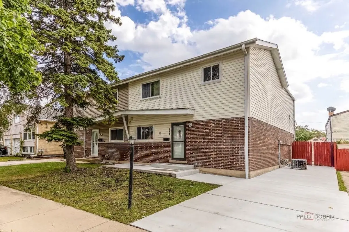 9105 Hollyberry Avenue, Des Plaines, IL 60016 - #1