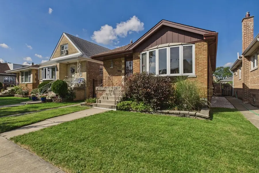 4514 S Kedvale Avenue, Chicago, IL 60632 - #3