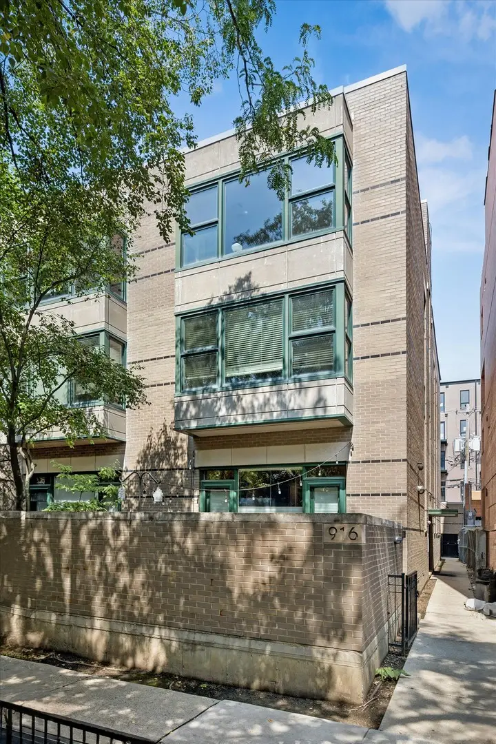 916 W Fletcher Street #C, Chicago, IL 60657 - #1