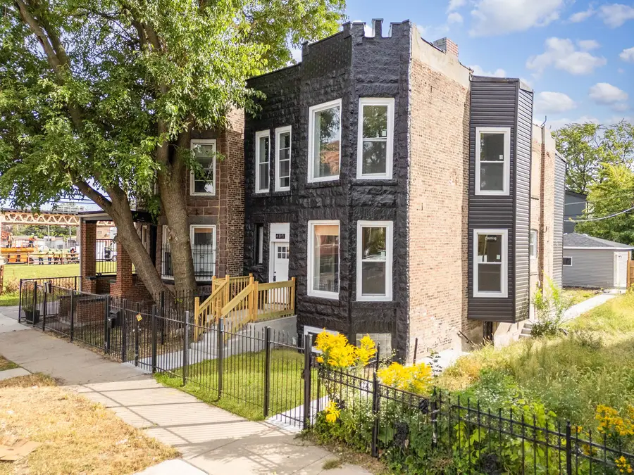 6317 S Eberhart Avenue, Chicago, IL 60637 - #2