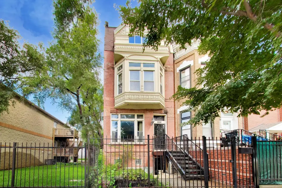 2252 W Warren Boulevard, Chicago, IL 60612 - #1