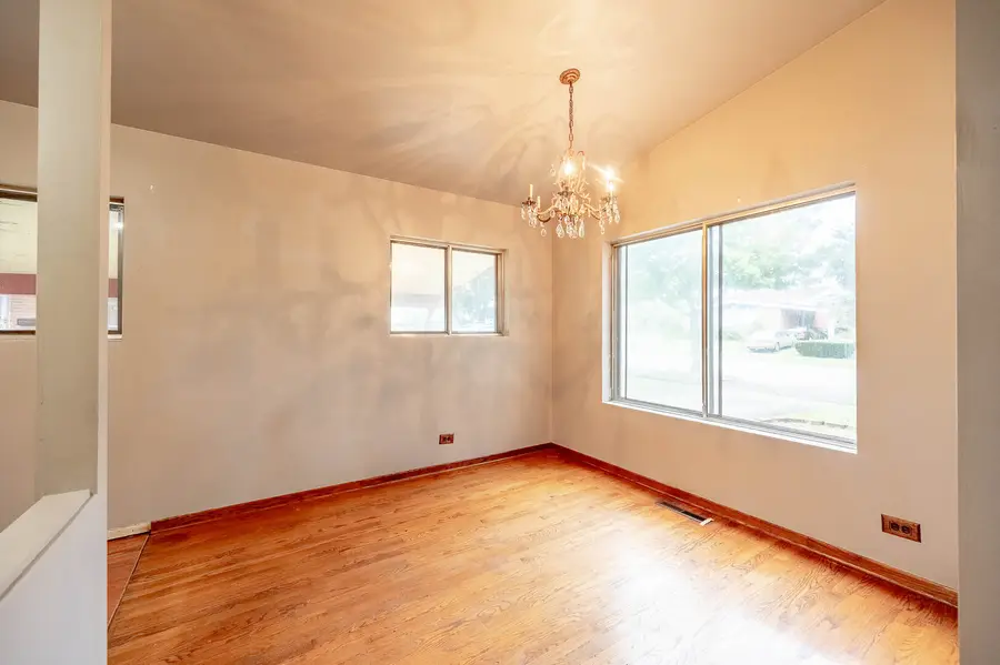 8410 W Bruce Drive, Niles, IL 60714 - #3