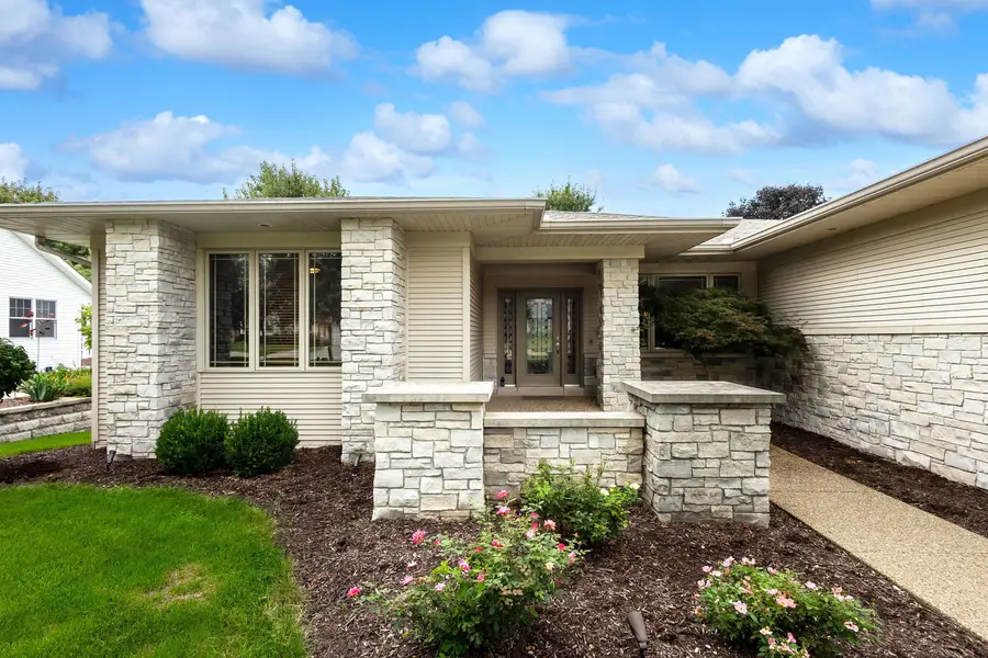 5349 Griffin Lane, Bettendorf, IA 52722 - #2