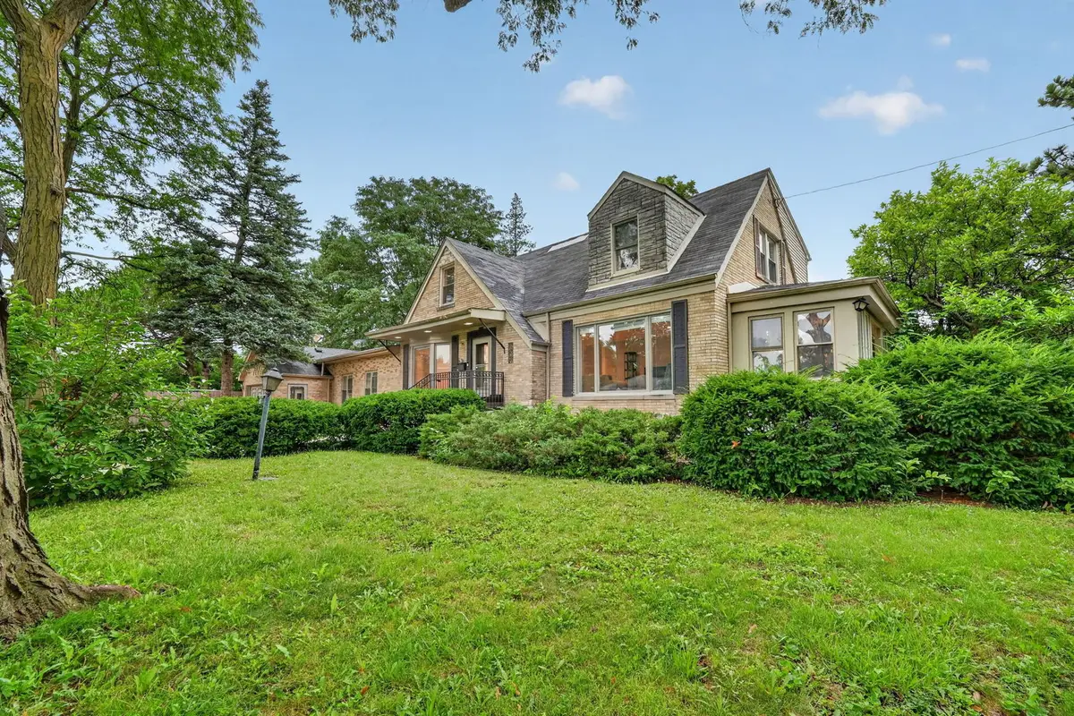 75 N 2nd Avenue, Des Plaines, IL 60016 - #1