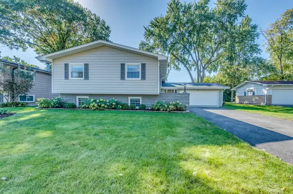 631 Smith Road, Lisle, IL 60532