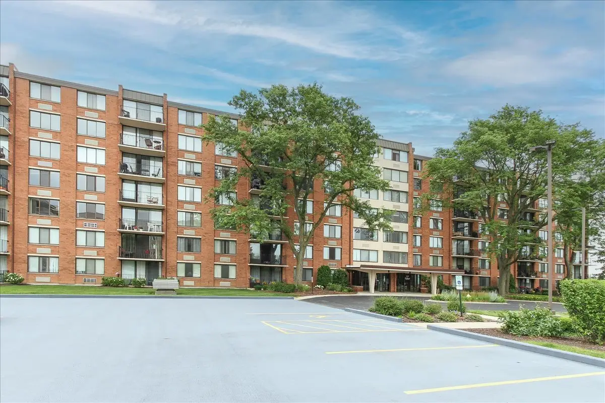 2000 Saint Regis Drive #6J, Lombard, IL 60148 - #1