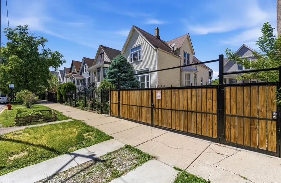 3726 W Mclean Avenue, Chicago, IL 60647 - #2