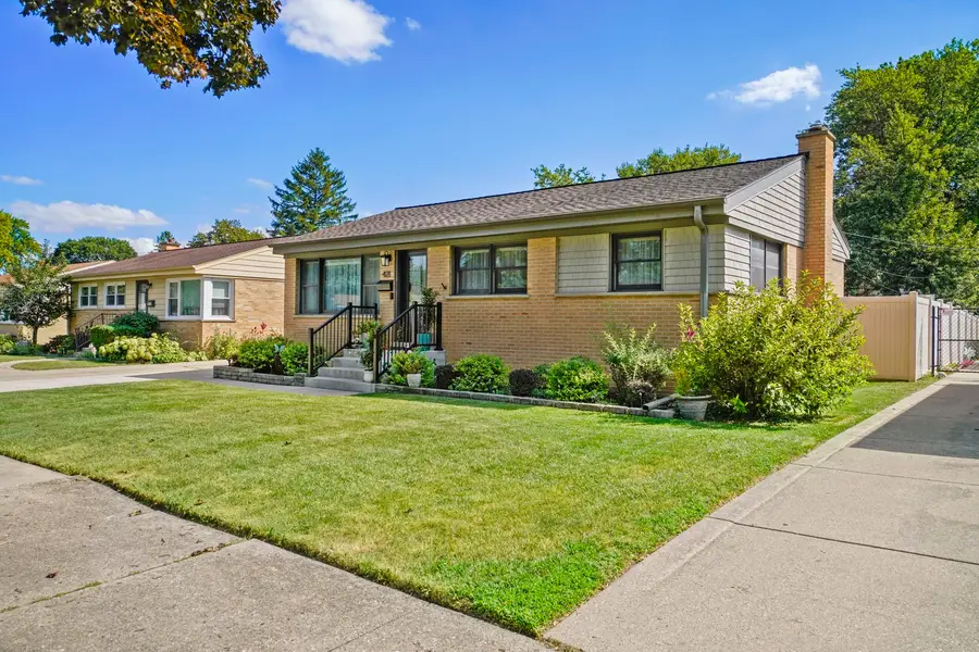 421 Vassar Lane, Des Plaines, IL 60016 - #2