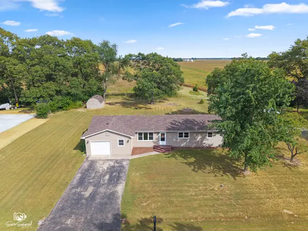 1871 S Oaklawn Drive, St. Anne, IL 60964