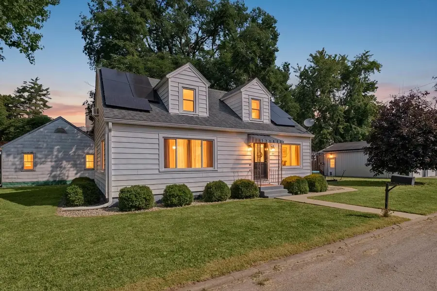 307 W Green Street, Newman, IL 61942 - #2