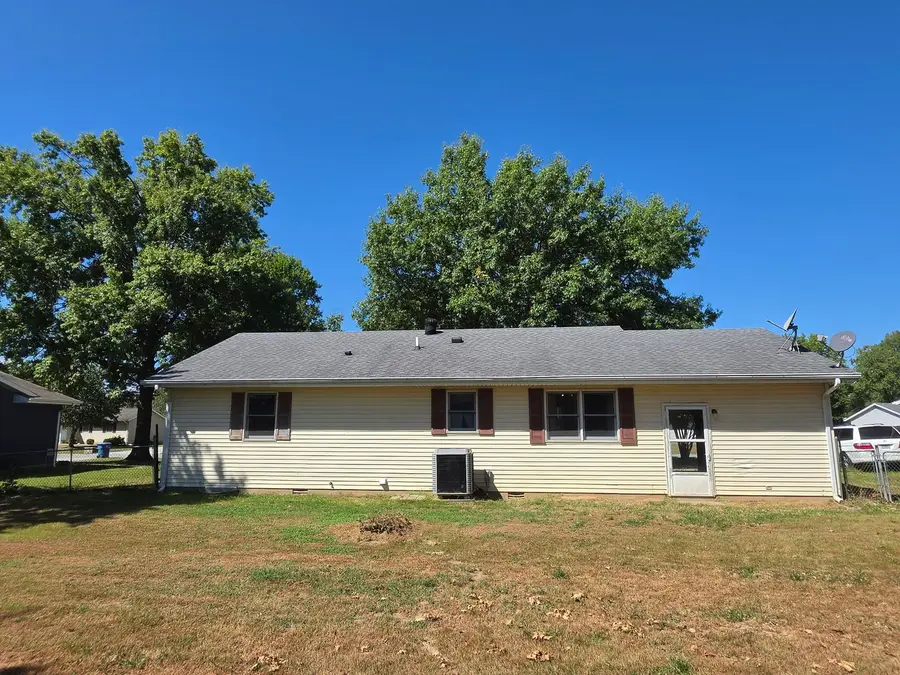 105 N Lawrence Street, De Soto, IL 62924 - #2