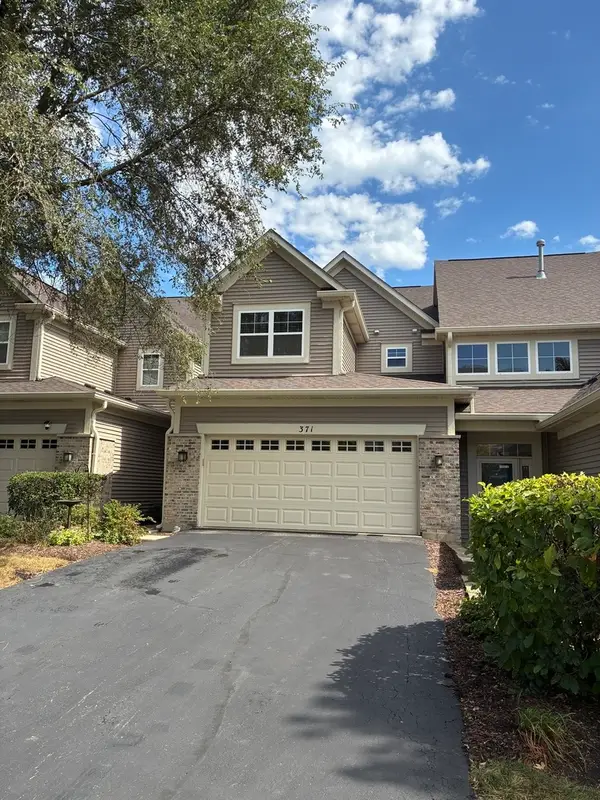 371 Hickory Lane, South Elgin, IL 60177