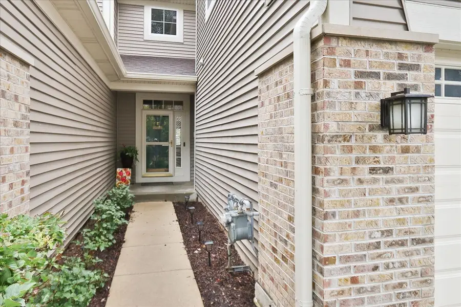 371 Hickory Lane, South Elgin, IL 60177 - #3
