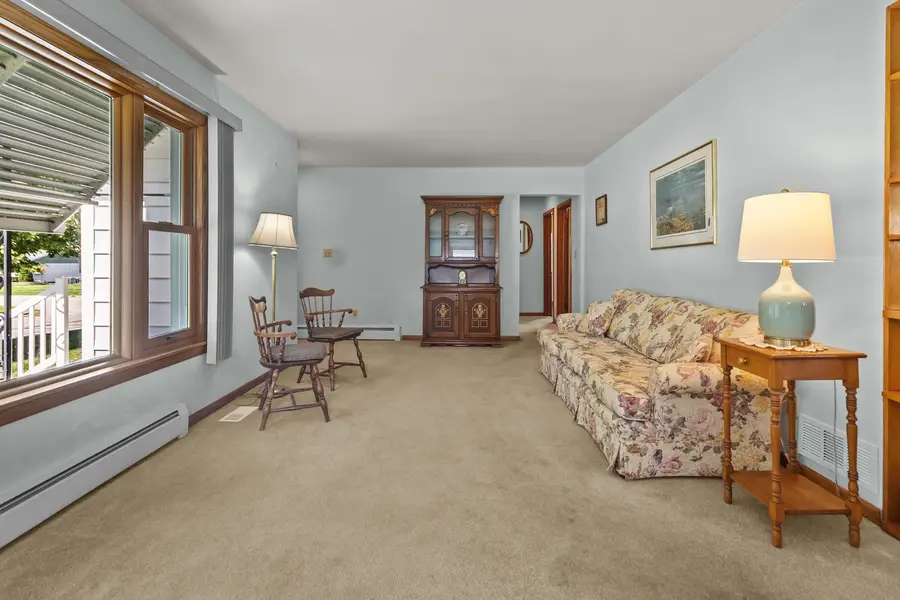 907 4th Street, Harvard, IL 60033 - #3