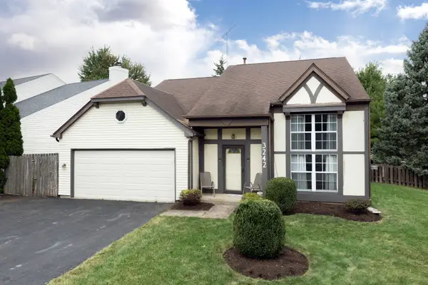 3242 Gresham Lane E Lane, Aurora, IL 60504