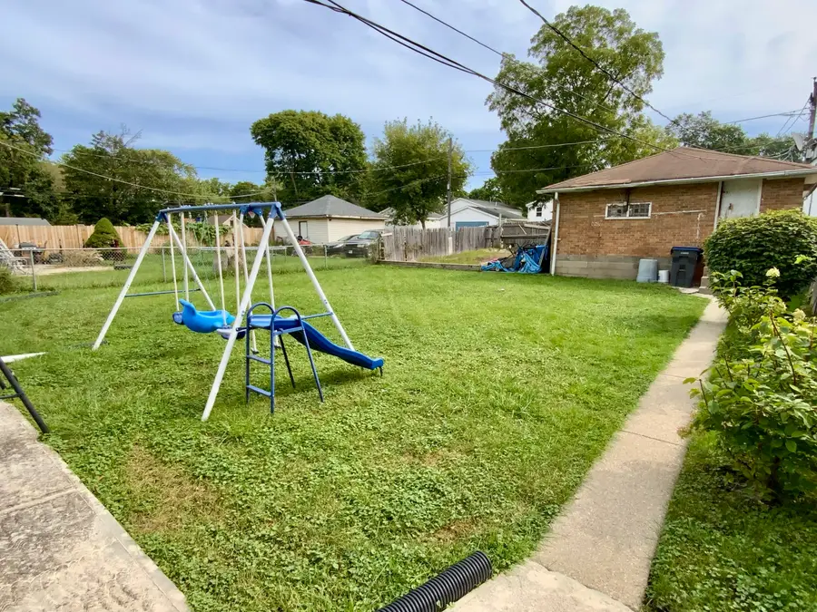 909 Prescott Street, Waukegan, IL 60085 - #2