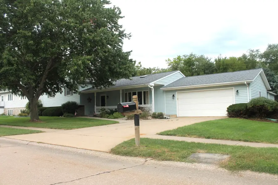 419 Richmond Hill Drive, Geneseo, IL 61254 - #3