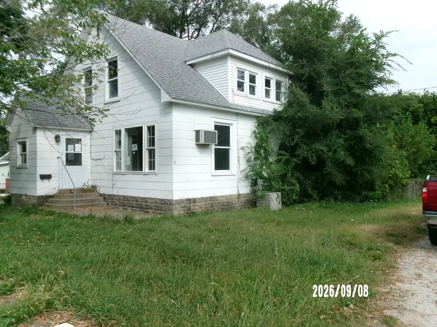 402 W Chestnut Street, Hoopeston, IL 60942 - #2