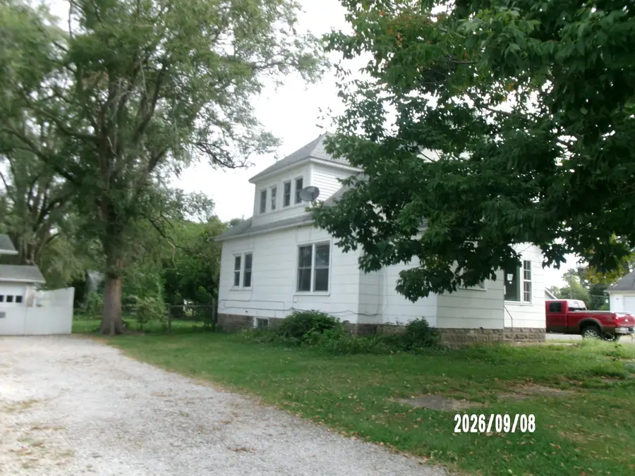 402 W Chestnut Street, Hoopeston, IL 60942 - #3