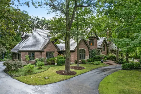 2901 Glenbriar Drive, St. Charles, IL 60174