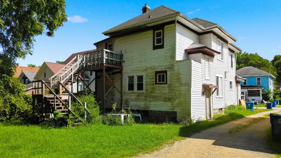 715 W 2nd, Dixon, IL 61021 - #3