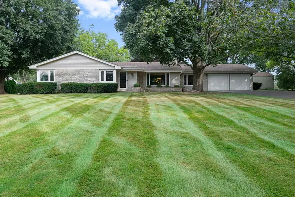 11518 Algonquin Road, Huntley, IL 60142