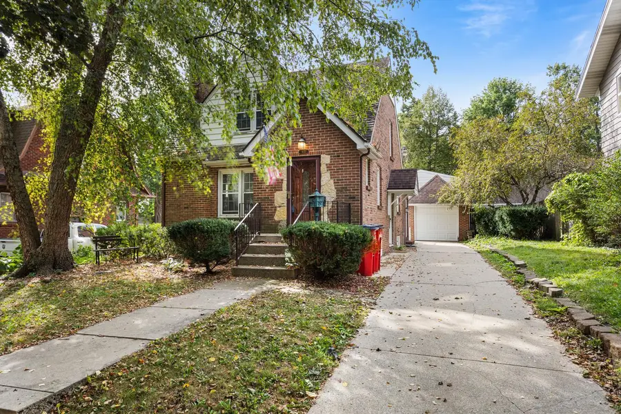913 W Charles Street, Champaign, IL 61821 - #2